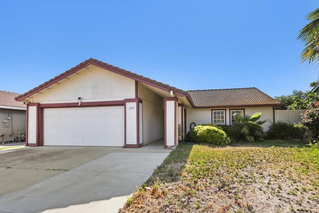 1840 Village Dr, Tracy, CA 95376