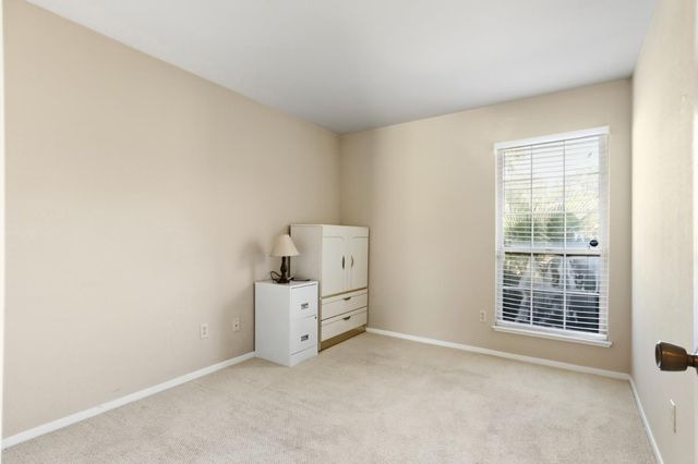 1840 Village Dr, Tracy, CA 95376