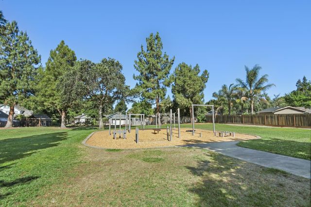 1840 Village Dr, Tracy, CA 95376