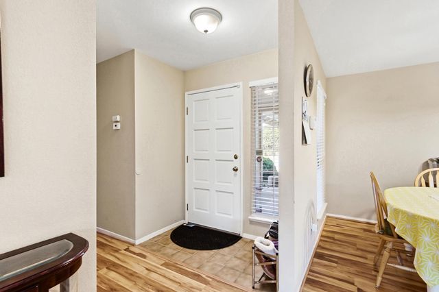1840 Village Dr, Tracy, CA 95376