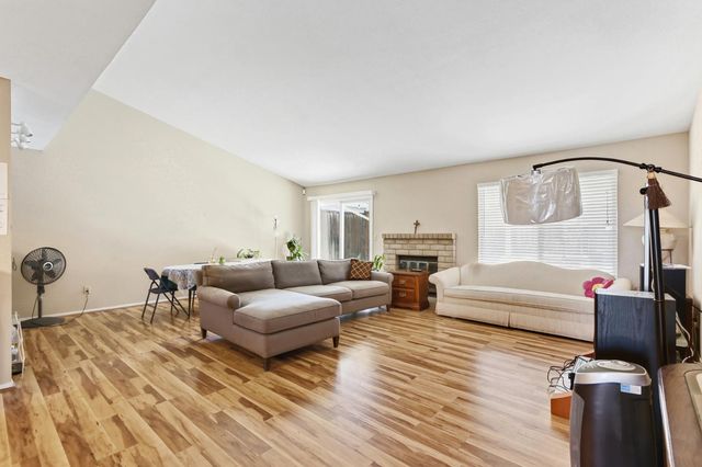 1840 Village Dr, Tracy, CA 95376