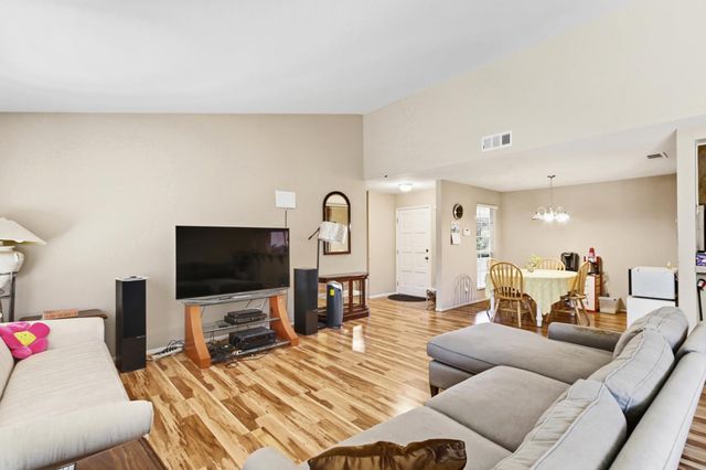 1840 Village Dr, Tracy, CA 95376