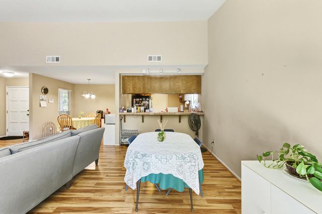 1840 Village Dr, Tracy, CA 95376
