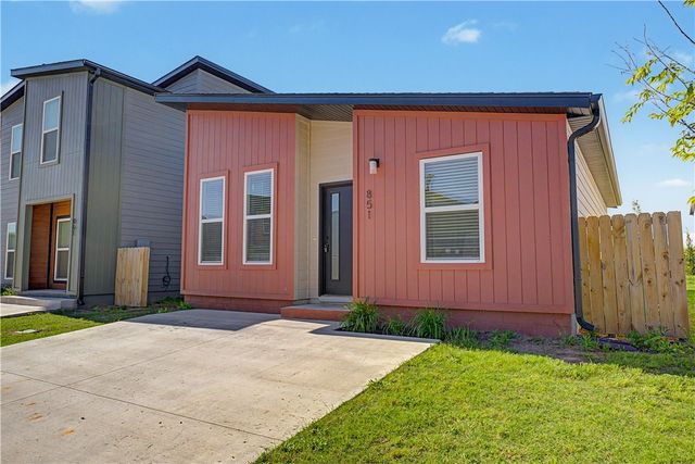851 States Avenue, Bentonville, AR 72713