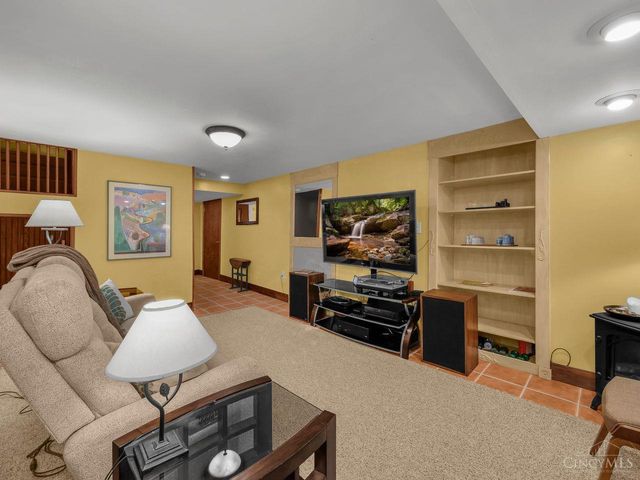 1620 Linden Drive, Cincinnati, OH 45224