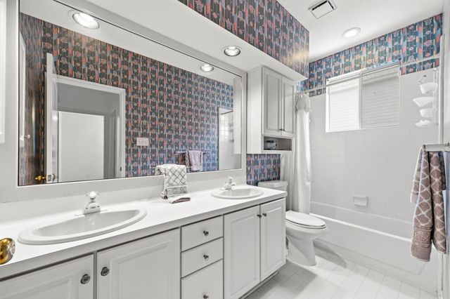185 Purple Slate Place, The Woodlands, TX 77381