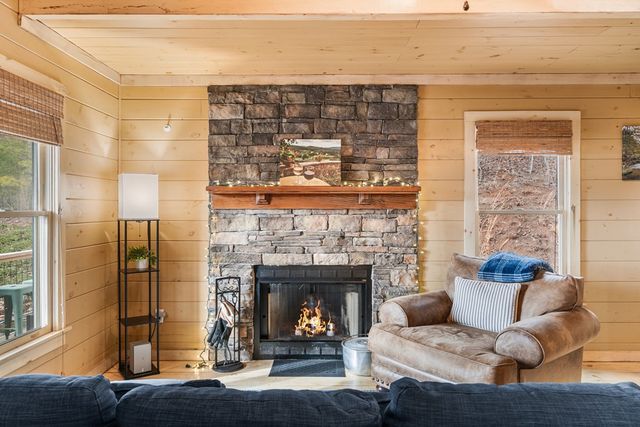 726 Gage Drive, Hiawassee, GA 30546