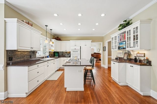 14 Seneca Lake Ter, Sparta Twp., NJ 07871