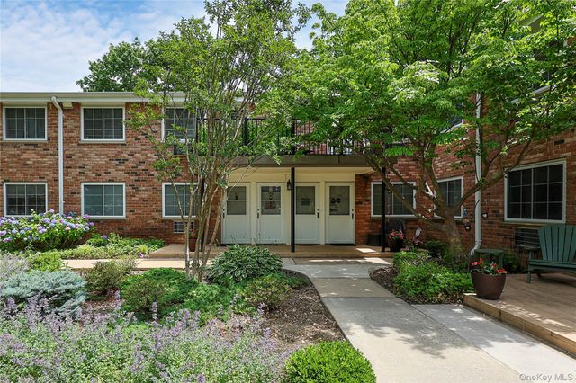 156 Jervis Avenue 156, Farmingdale, NY 11735