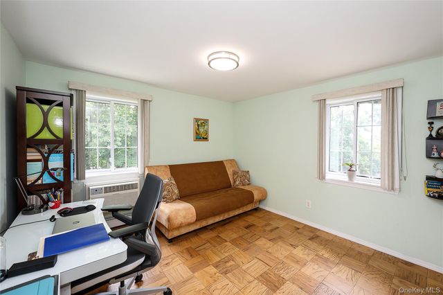 156 Jervis Avenue 156, Farmingdale, NY 11735