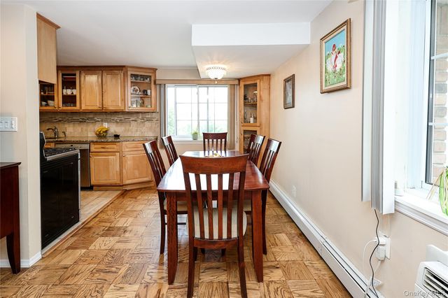 156 Jervis Avenue 156, Farmingdale, NY 11735
