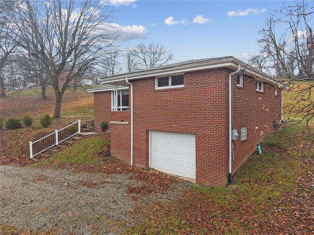 116 Grange Rd, Hempfield Twp, PA 15601