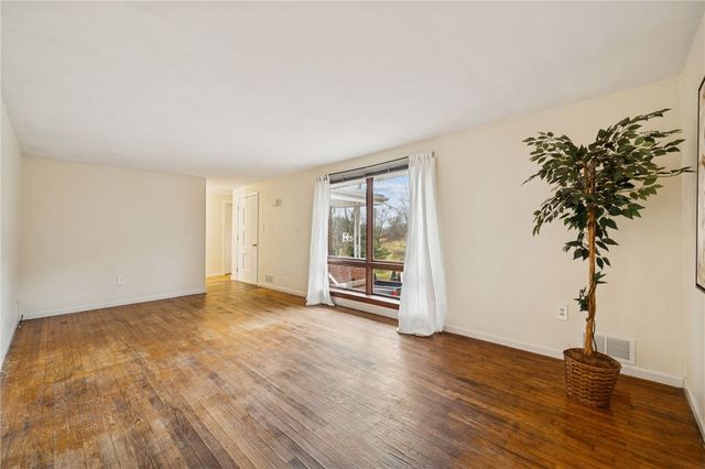 116 Grange Rd, Hempfield Twp, PA 15601