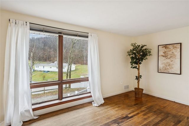 116 Grange Rd, Hempfield Twp, PA 15601