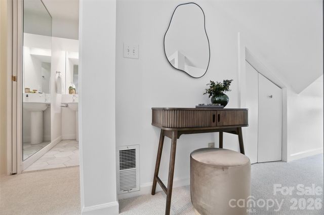 2221 E 8th Street, Charlotte, NC 28204