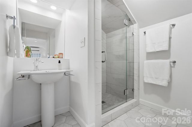 2221 E 8th Street, Charlotte, NC 28204