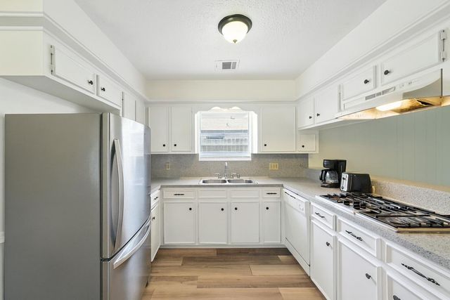 3410 Meadow Loop E, Pasadena, TX 77505