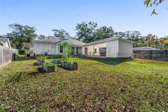 2208 Pine Needle E Drive, Mobile, AL 36609