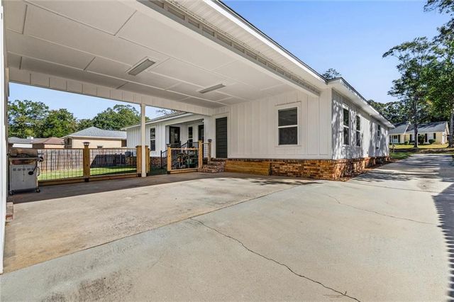 2208 Pine Needle E Drive, Mobile, AL 36609