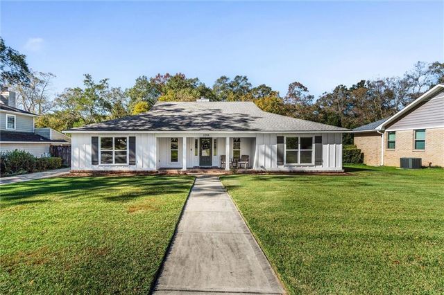 2208 Pine Needle E Drive, Mobile, AL 36609