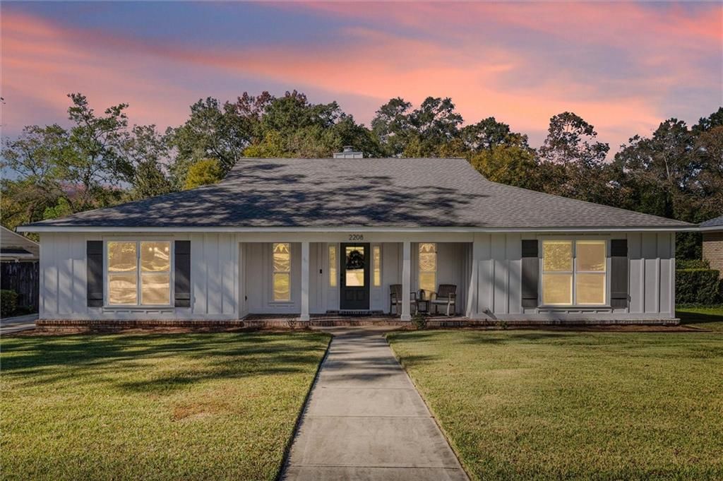 2208 Pine Needle E Drive, Mobile, AL 36609