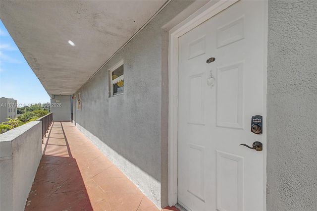 399 NW 72nd Ave 320, Miami, FL 33126