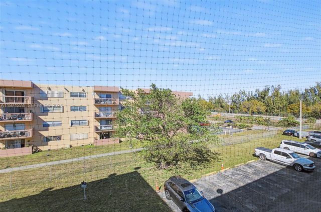 399 NW 72nd Ave 320, Miami, FL 33126