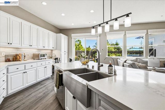 1161 Lexington Way, Livermore, CA 94550