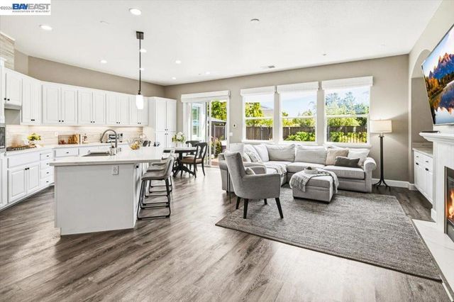 1161 Lexington Way, Livermore, CA 94550