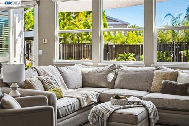 1161 Lexington Way, Livermore, CA 94550