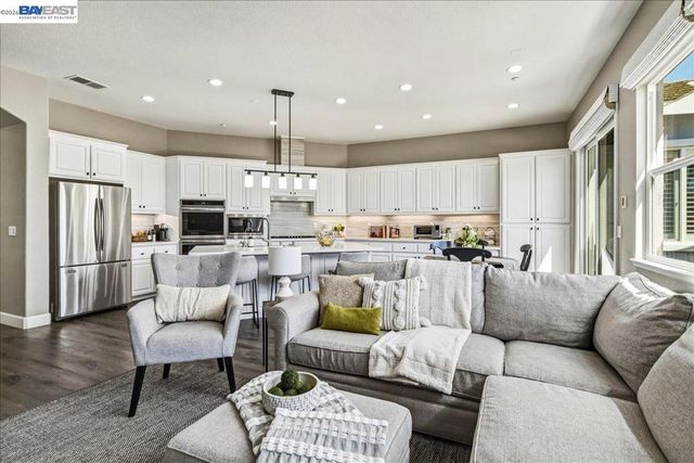 1161 Lexington Way, Livermore, CA 94550