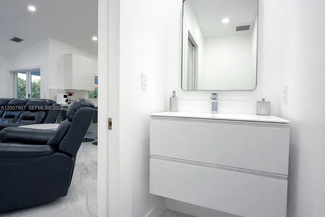 14005 SW 17th Ter, Miami, FL 33175