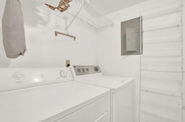 142 Lake Pine Circle B-1, Greenacres, FL 33463