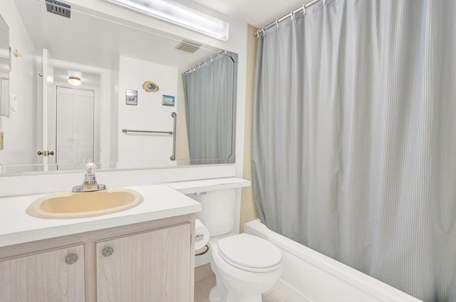 142 Lake Pine Circle B-1, Greenacres, FL 33463