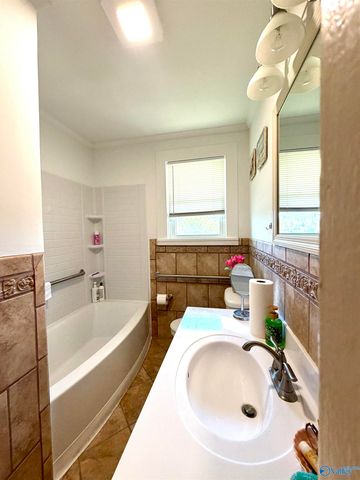 1080 Garmon Road, Gadsden, AL 35901