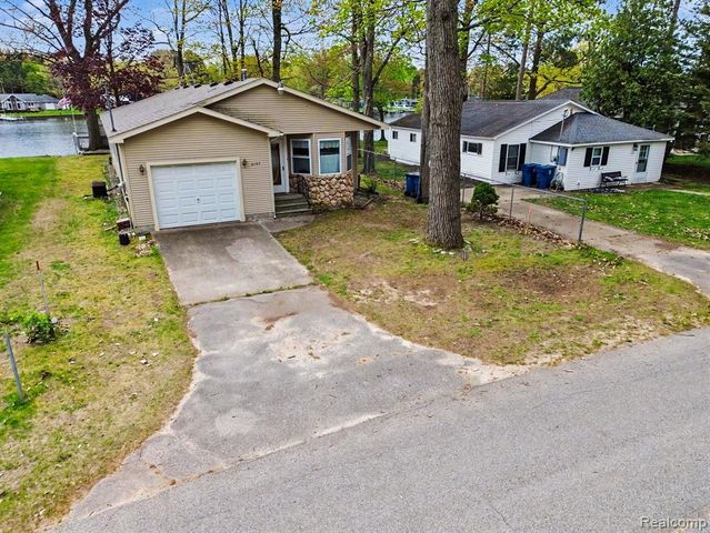 4157 Betty Lee Boulevard, Gladwin, MI 48624