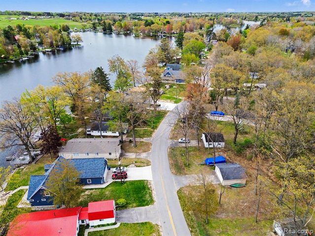 4157 Betty Lee Boulevard, Gladwin, MI 48624