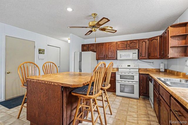 4157 Betty Lee Boulevard, Gladwin, MI 48624
