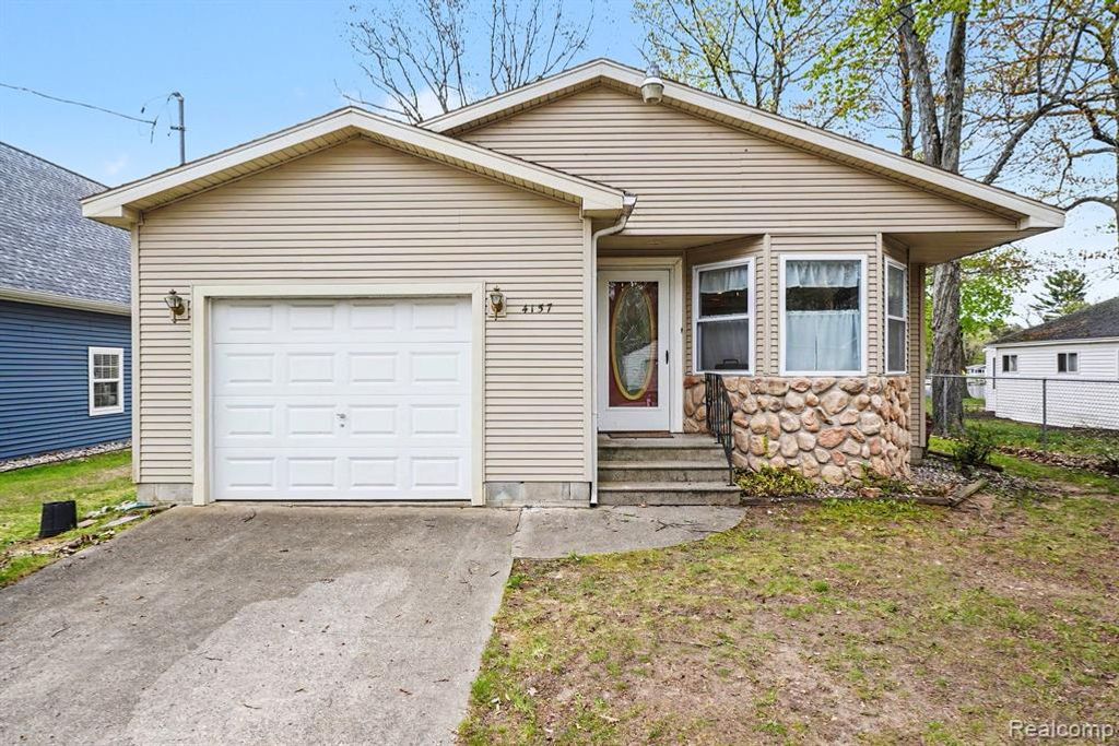 4157 Betty Lee Boulevard, Gladwin, MI 48624