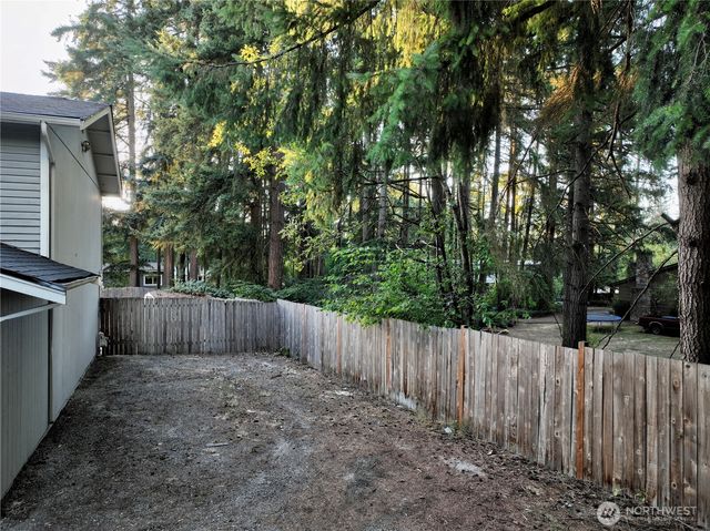 12521 Military Road E, Puyallup, WA 98374