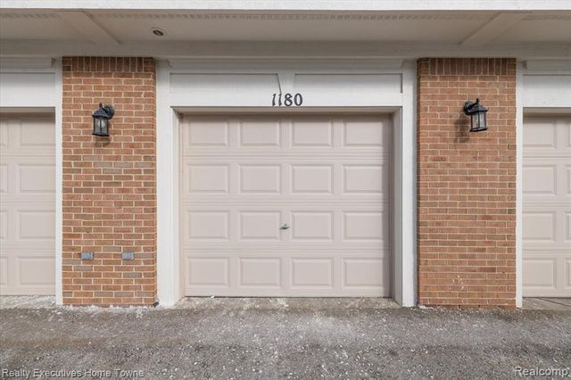 1180 Alameda Boulevard, Troy, MI 48085