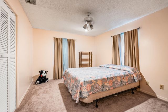 4153 1st Street SW, Vero Beach, FL 32968