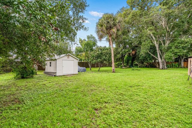 4153 1st Street SW, Vero Beach, FL 32968