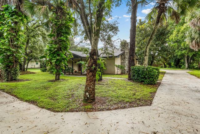 4153 1st Street SW, Vero Beach, FL 32968