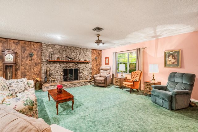 4153 1st Street SW, Vero Beach, FL 32968