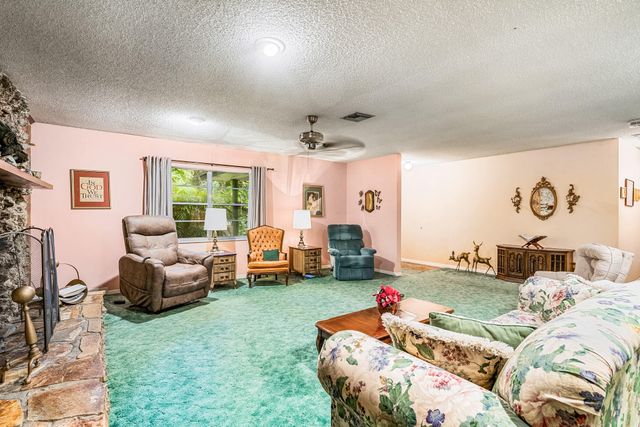 4153 1st Street SW, Vero Beach, FL 32968