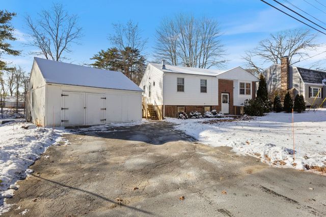 1 Lakeshore Drive, Seabrook, NH 03874