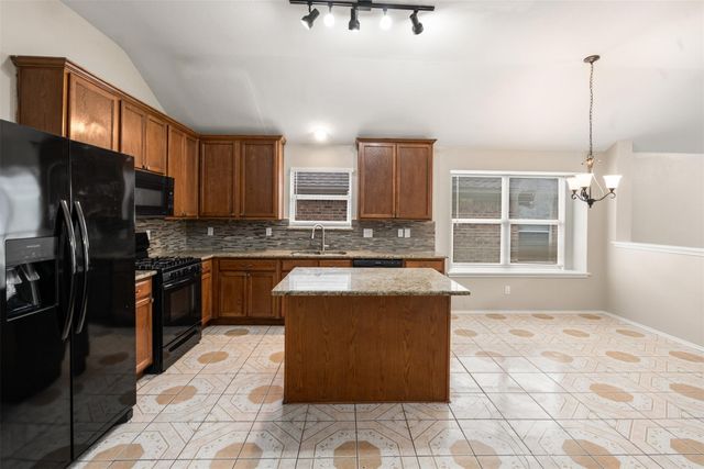 648 Tabasco Trail, Arlington, TX 76002