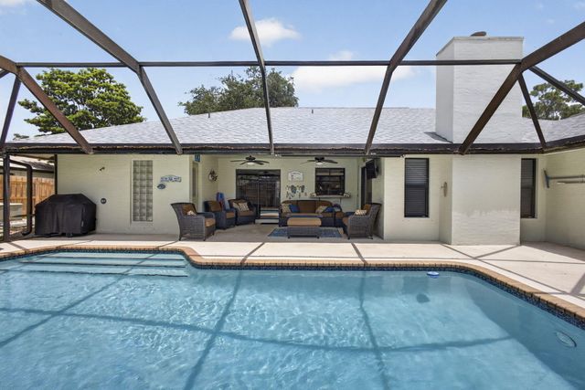 559 Azure Avenue, Wellington, FL 33414