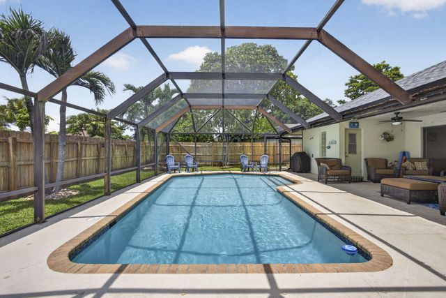 559 Azure Avenue, Wellington, FL 33414